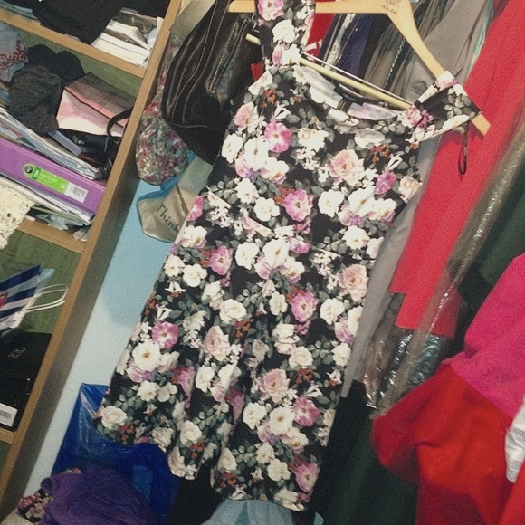 NWOT Floral Forever 21 Dress (M) Washed - Picture 3 of 3